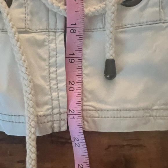 NWT Anthropologie Short Jacket. Size 4 - Picture 8 of 10